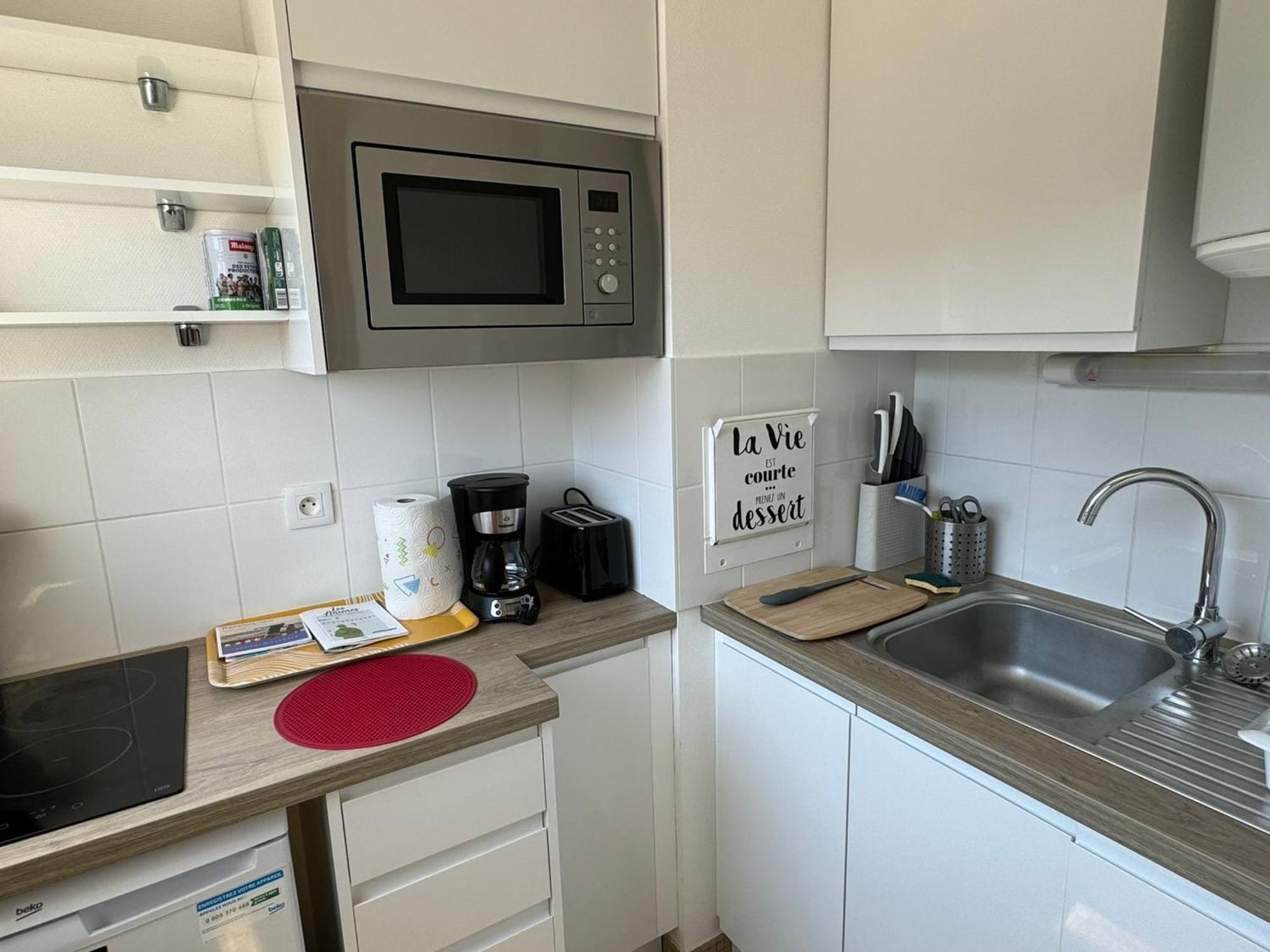 Studio Central A Cabourg Avec Balcon, Wifi Gratuit & Parking - Fr-1-487-372 Exterior photo